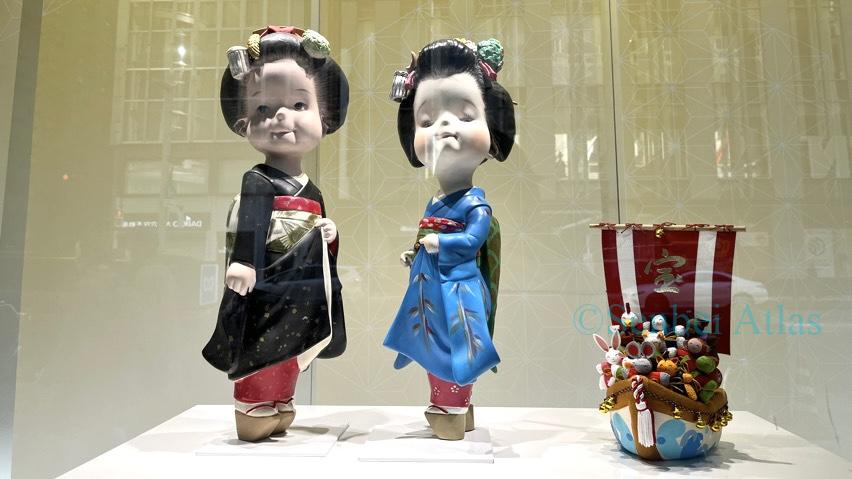 Adorable kimono dolls