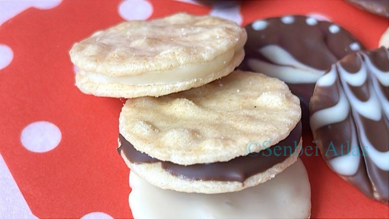 Chocolate senbei burgers made by sandwiching milk chocolate and white chocolate with Petit Usuyaki (プチうす焼) for Valentine's Day.