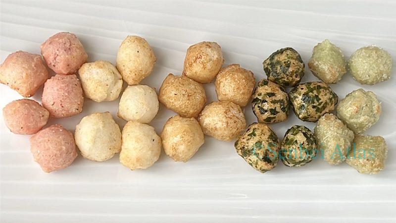 Five different flavors of Hina-arare (ひなあられ) from the Kaldi (カルディ) Hinya-arare set served on a plate.