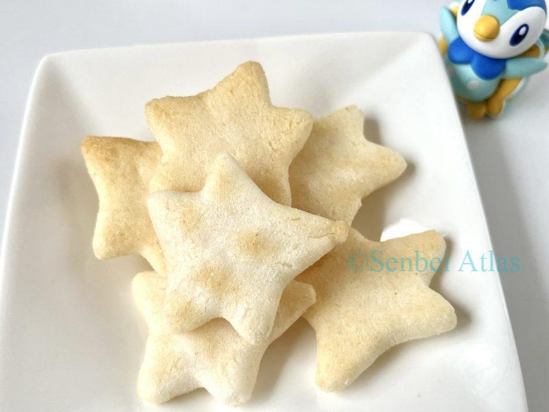 PokéPeace Hoshitabeyo crackers served on a plate with a Piplup (ポッチャマ) figure in the background.
