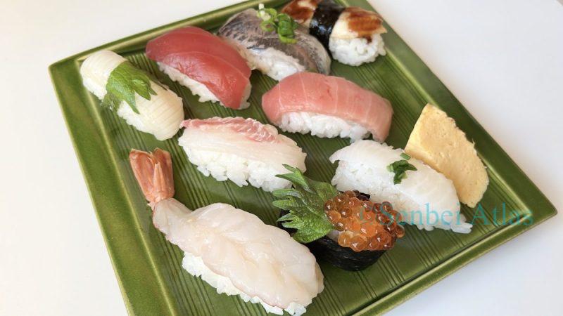 Assorted Nigiri Sushi (握り寿司) served on a plate.