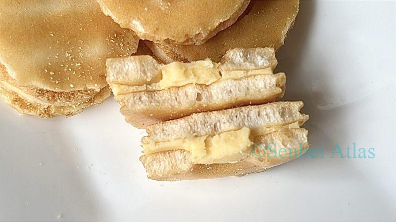 Cheese Okaki (チーズおかき) and a cross-section.