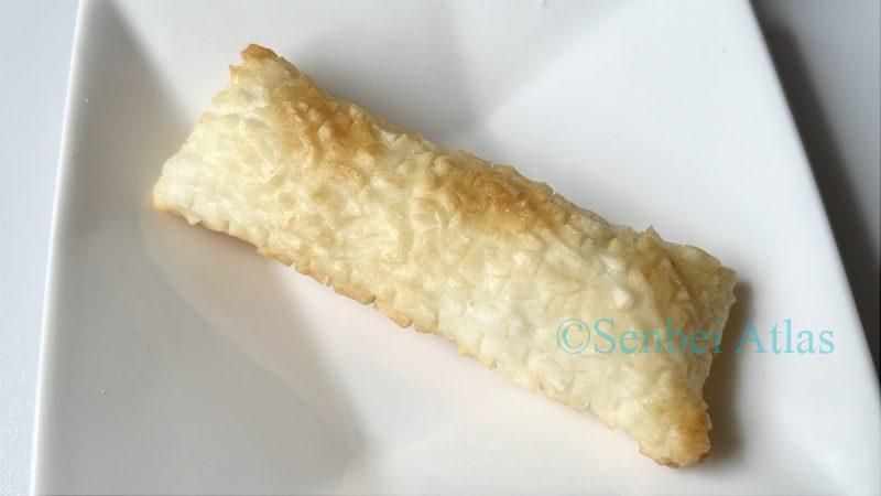 Inaka no Okaki (田舎のおかき) rice crackers on a plate