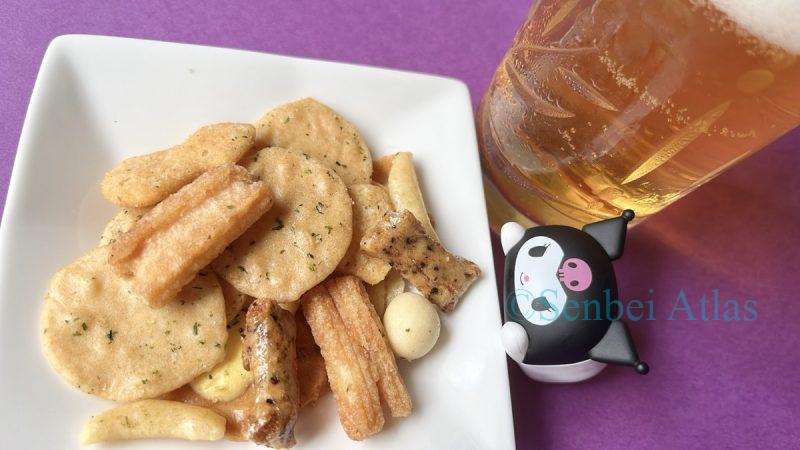 Wagaya no Teppan (わが家のテッパン) rice crackers and a glass of beer with a Kuromi (クロミ) figure