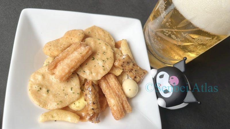 Wagaya no Teppan (わが家のテッパン) rice crackers and a glass of beer with a Kuromi (クロミ) figure
